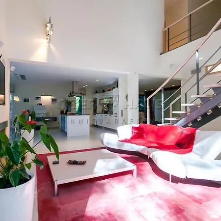 Villa In Near Popular