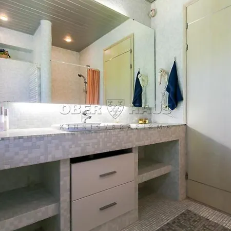 In Near Popular Willa